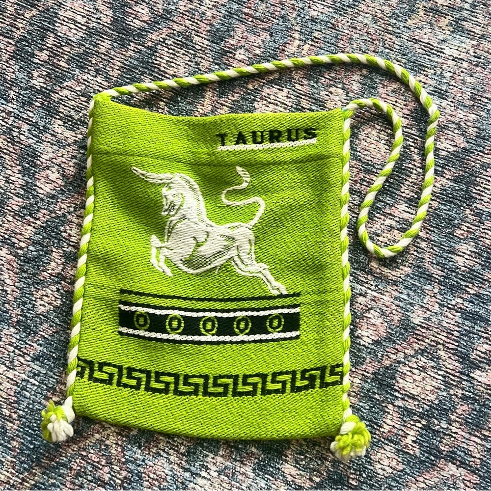 Beautiful vintage tote bag with Taurus symbol - made in Greece green clo…